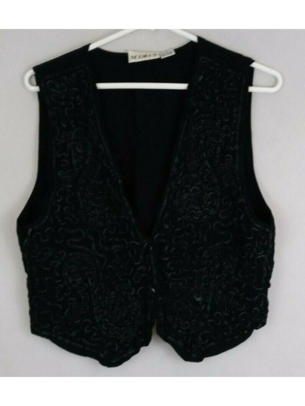 Mix It Women's Black Beaded Sleeveless Vest Size Large
